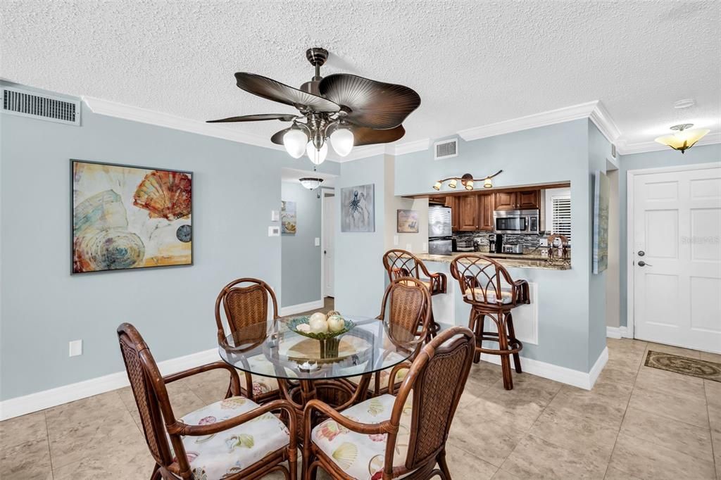 For Sale: $825,000 (2 beds, 2 baths, 1050 Square Feet)