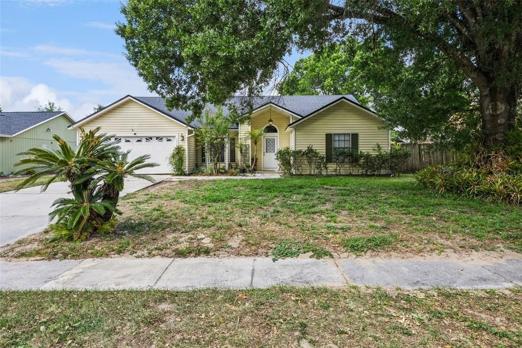 Active With Contract: $350,000 (4 beds, 2 baths, 1767 Square Feet)