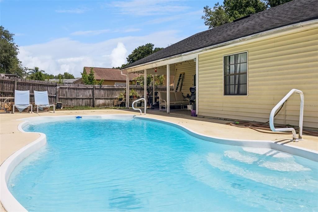 Active With Contract: $350,000 (4 beds, 2 baths, 1767 Square Feet)