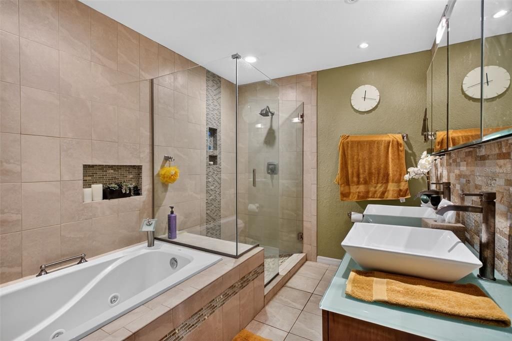 Activo con contrato: $368,000 (2 camas, 2 baños, 1784 Pies cuadrados)