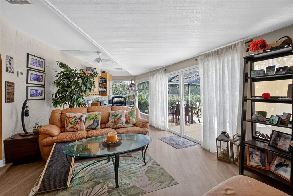 Activo con contrato: $368,000 (2 camas, 2 baños, 1784 Pies cuadrados)