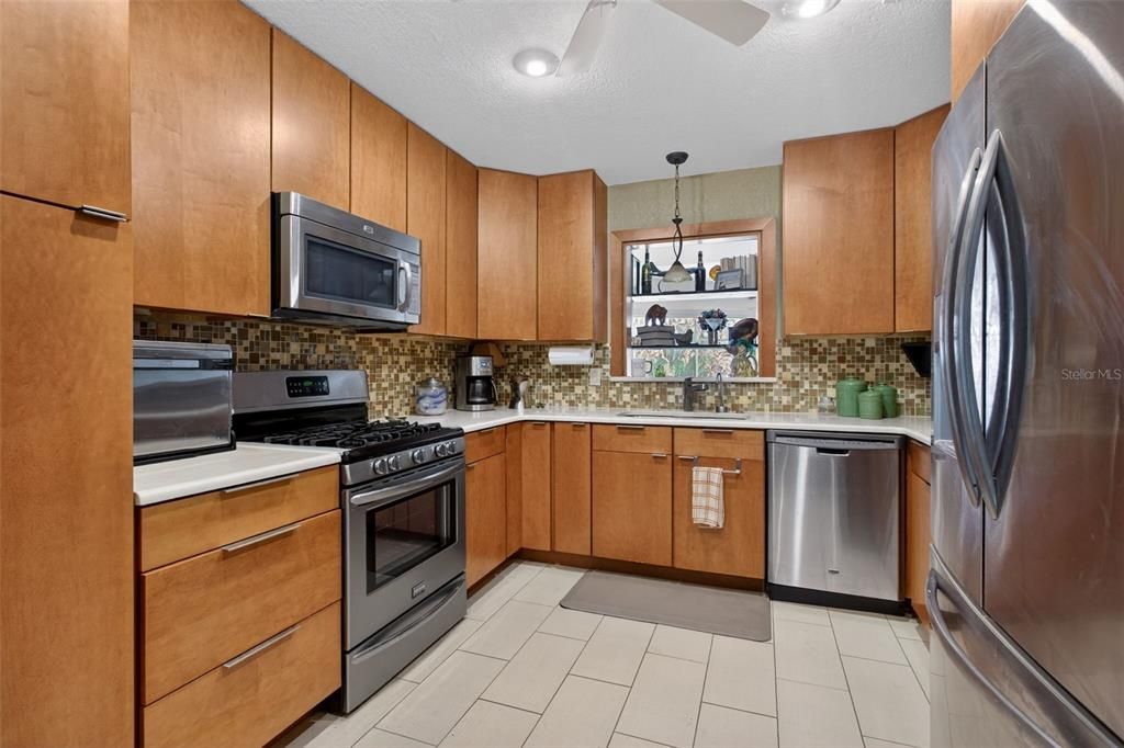 Activo con contrato: $368,000 (2 camas, 2 baños, 1784 Pies cuadrados)