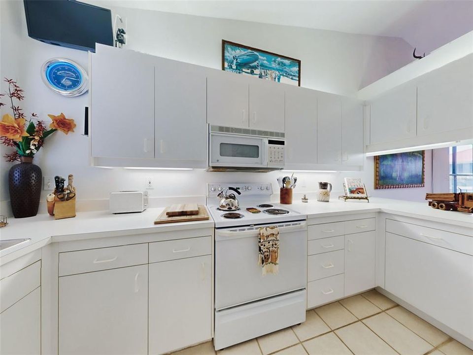 Activo con contrato: $450,000 (3 camas, 2 baños, 1704 Pies cuadrados)