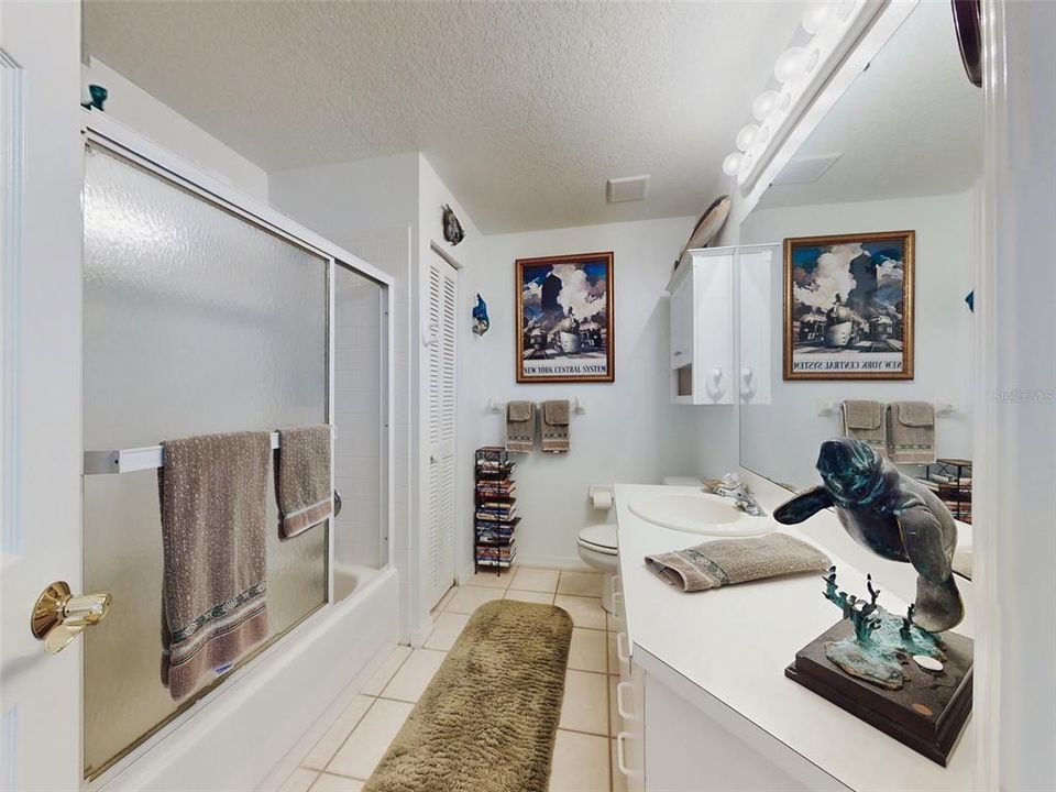 Activo con contrato: $450,000 (3 camas, 2 baños, 1704 Pies cuadrados)