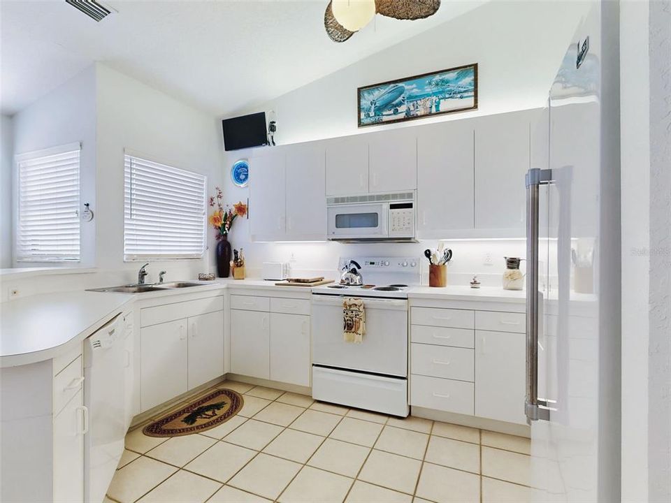 Activo con contrato: $450,000 (3 camas, 2 baños, 1704 Pies cuadrados)