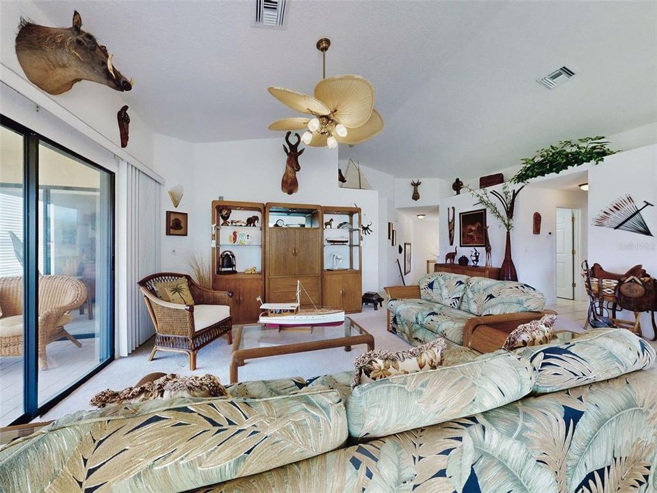 Activo con contrato: $450,000 (3 camas, 2 baños, 1704 Pies cuadrados)