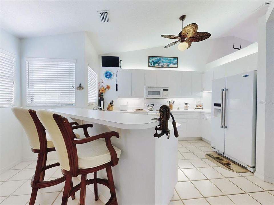 Activo con contrato: $450,000 (3 camas, 2 baños, 1704 Pies cuadrados)