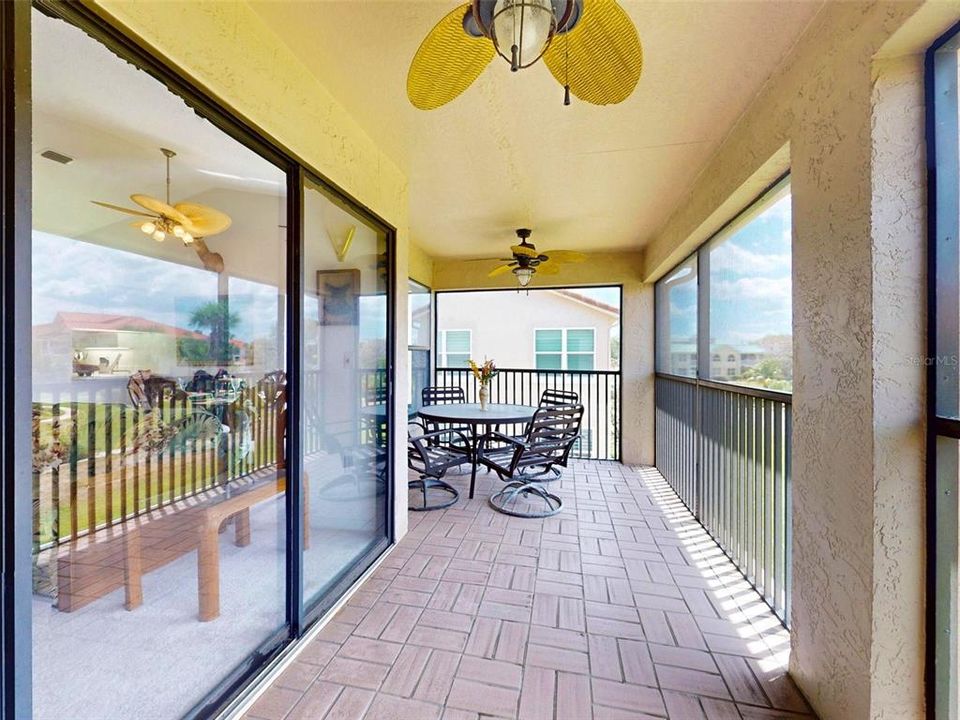 Activo con contrato: $450,000 (3 camas, 2 baños, 1704 Pies cuadrados)
