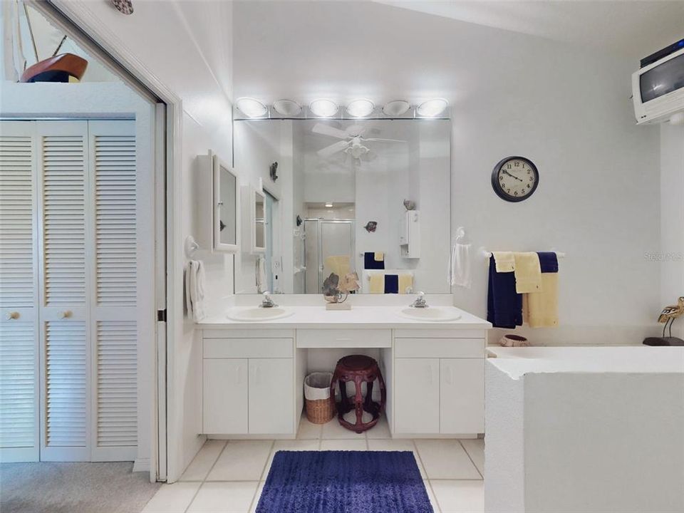 Activo con contrato: $450,000 (3 camas, 2 baños, 1704 Pies cuadrados)