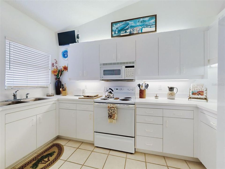 Activo con contrato: $450,000 (3 camas, 2 baños, 1704 Pies cuadrados)