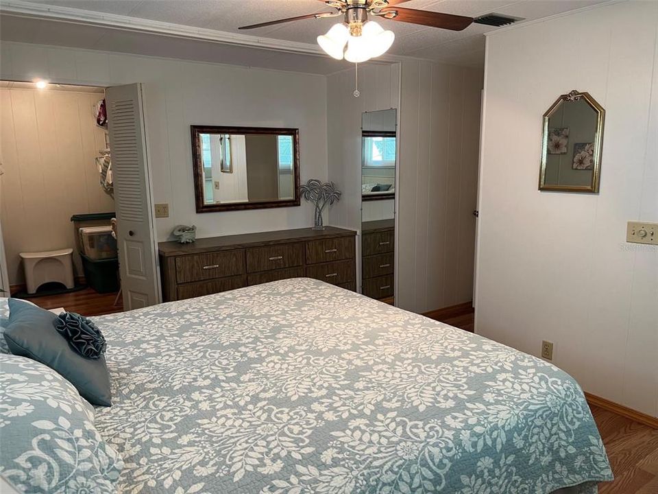 Active With Contract: $159,000 (2 beds, 2 baths, 1124 Square Feet)