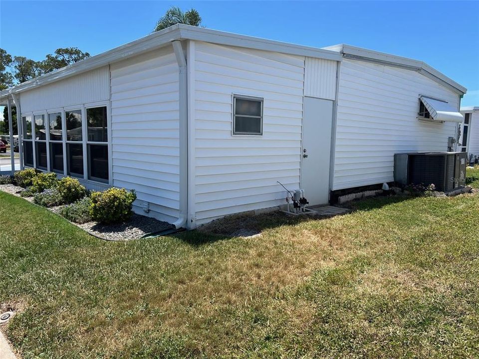 Active With Contract: $159,000 (2 beds, 2 baths, 1124 Square Feet)