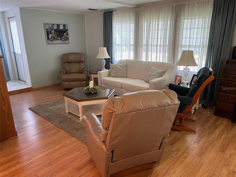 Active With Contract: $159,000 (2 beds, 2 baths, 1124 Square Feet)