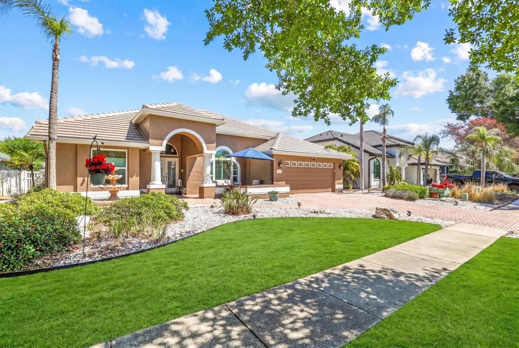 En Venta: $1,150,000 (3 camas, 3 baños, 2137 Pies cuadrados)