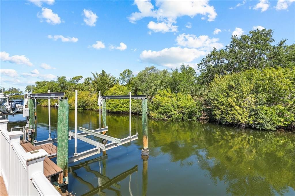 En Venta: $1,150,000 (3 camas, 3 baños, 2137 Pies cuadrados)