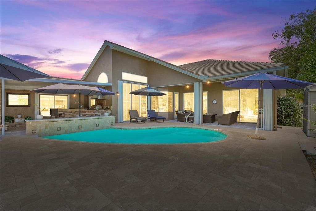 En Venta: $1,150,000 (3 camas, 3 baños, 2137 Pies cuadrados)