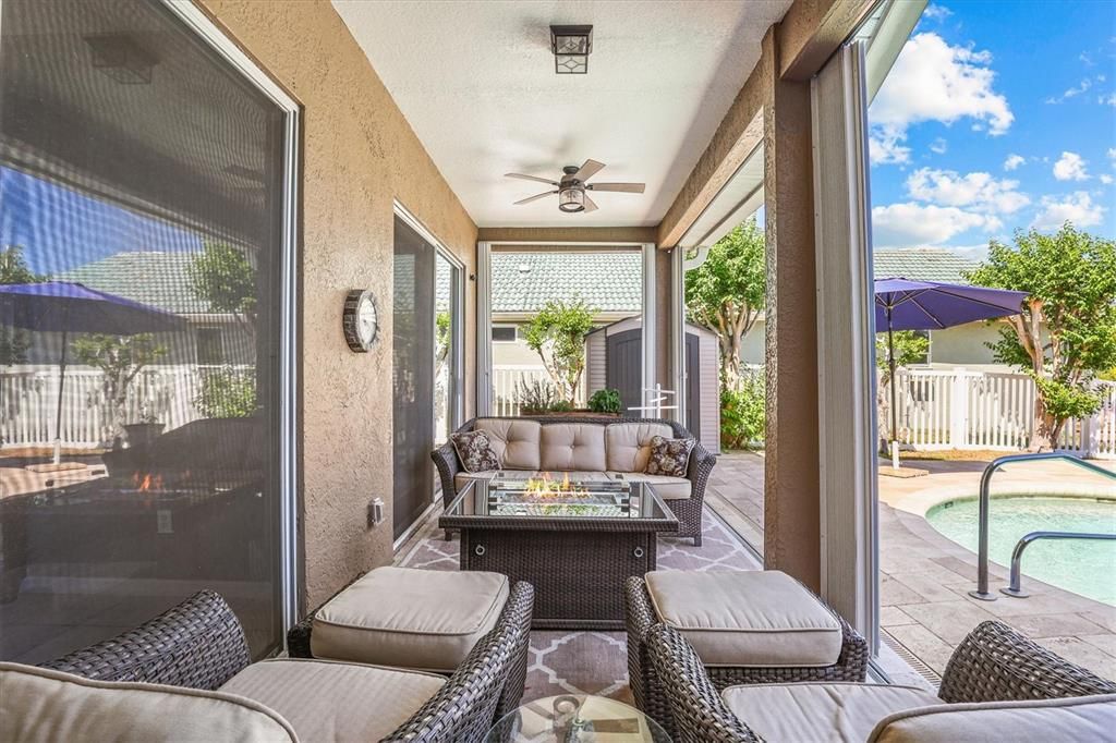 En Venta: $1,150,000 (3 camas, 3 baños, 2137 Pies cuadrados)