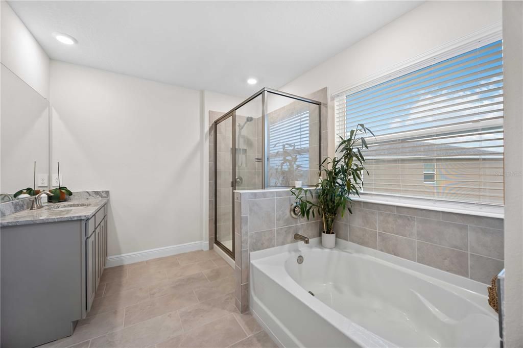 В аренду: $4,999 (5 спален, 4 ванн, 4044 Квадратных фут)