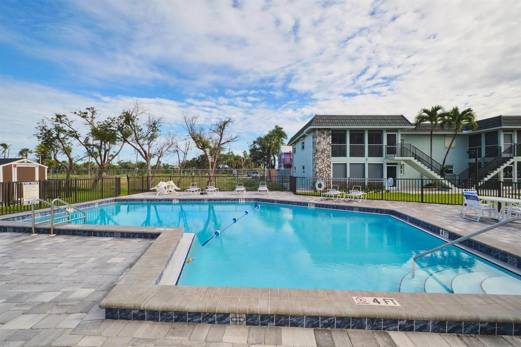 For Sale: $445,000 (2 beds, 2 baths, 1070 Square Feet)