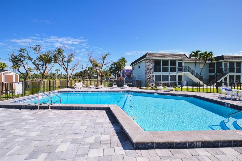 For Sale: $445,000 (2 beds, 2 baths, 1070 Square Feet)