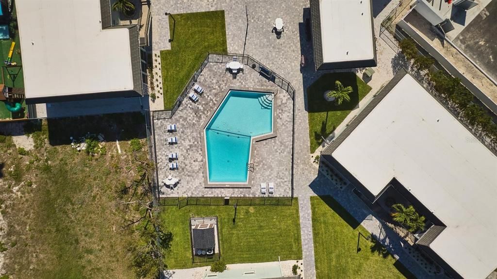 For Sale: $445,000 (2 beds, 2 baths, 1070 Square Feet)