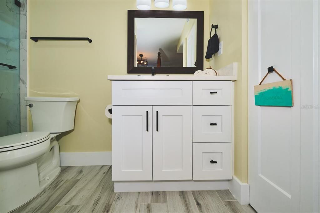 For Sale: $445,000 (2 beds, 2 baths, 1070 Square Feet)