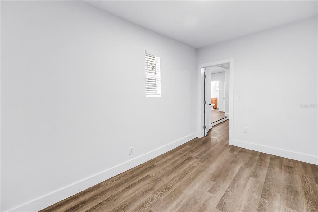 For Sale: $650,000 (5 beds, 4 baths, 2558 Square Feet)