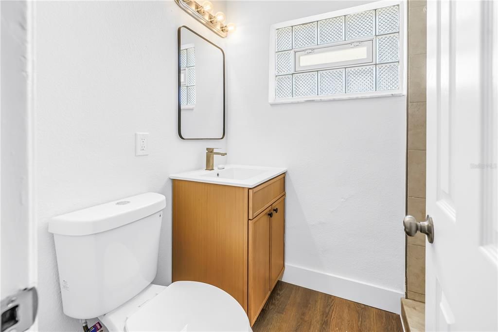 For Sale: $650,000 (5 beds, 4 baths, 2558 Square Feet)
