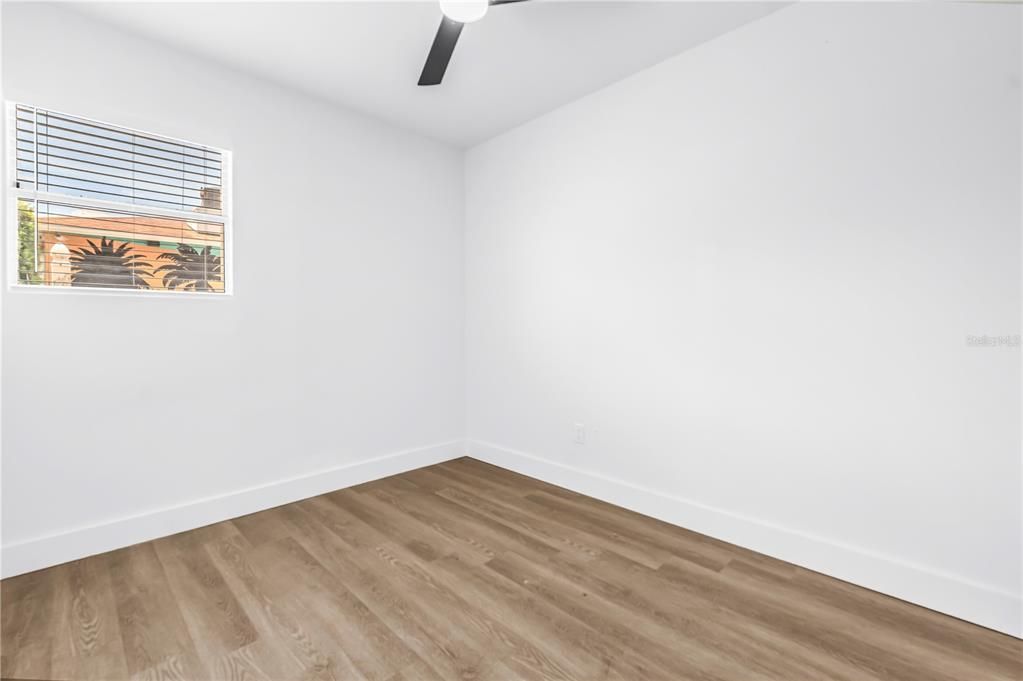 For Sale: $650,000 (5 beds, 4 baths, 2558 Square Feet)