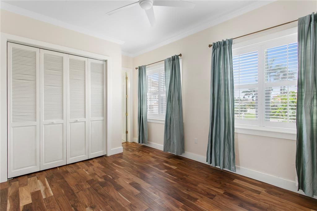 Active With Contract: $3,250,000 (5 beds, 5 baths, 5063 Square Feet)