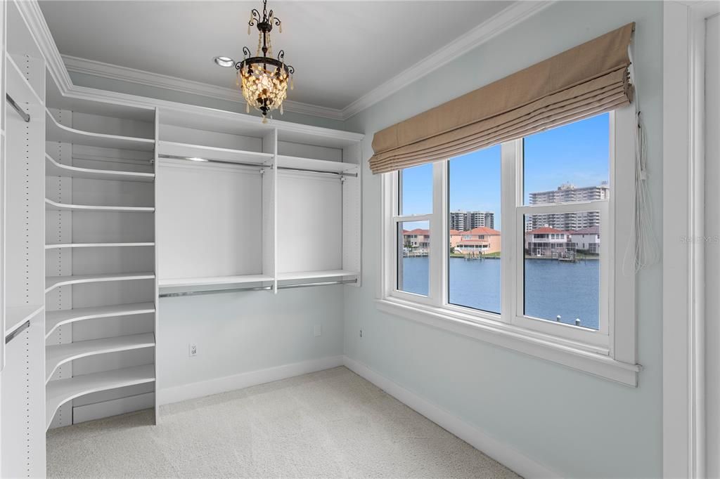 Active With Contract: $3,250,000 (5 beds, 5 baths, 5063 Square Feet)