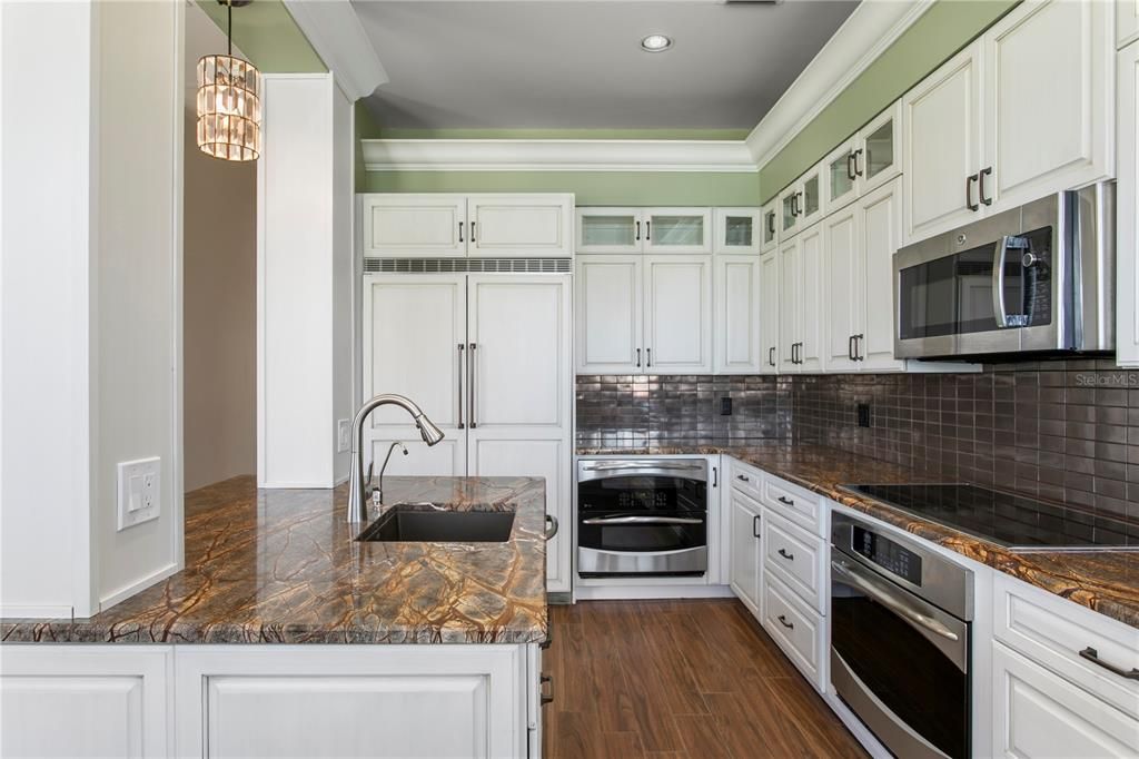 Active With Contract: $3,250,000 (5 beds, 5 baths, 5063 Square Feet)