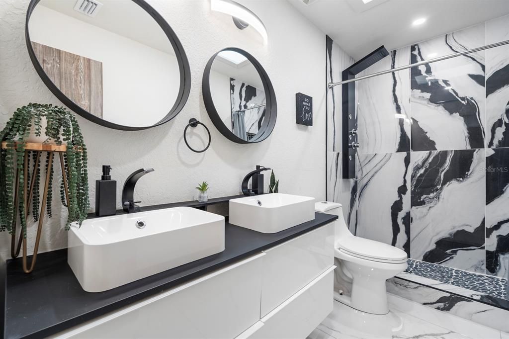 En Venta: $999,999 (3 camas, 3 baños, 3049 Pies cuadrados)