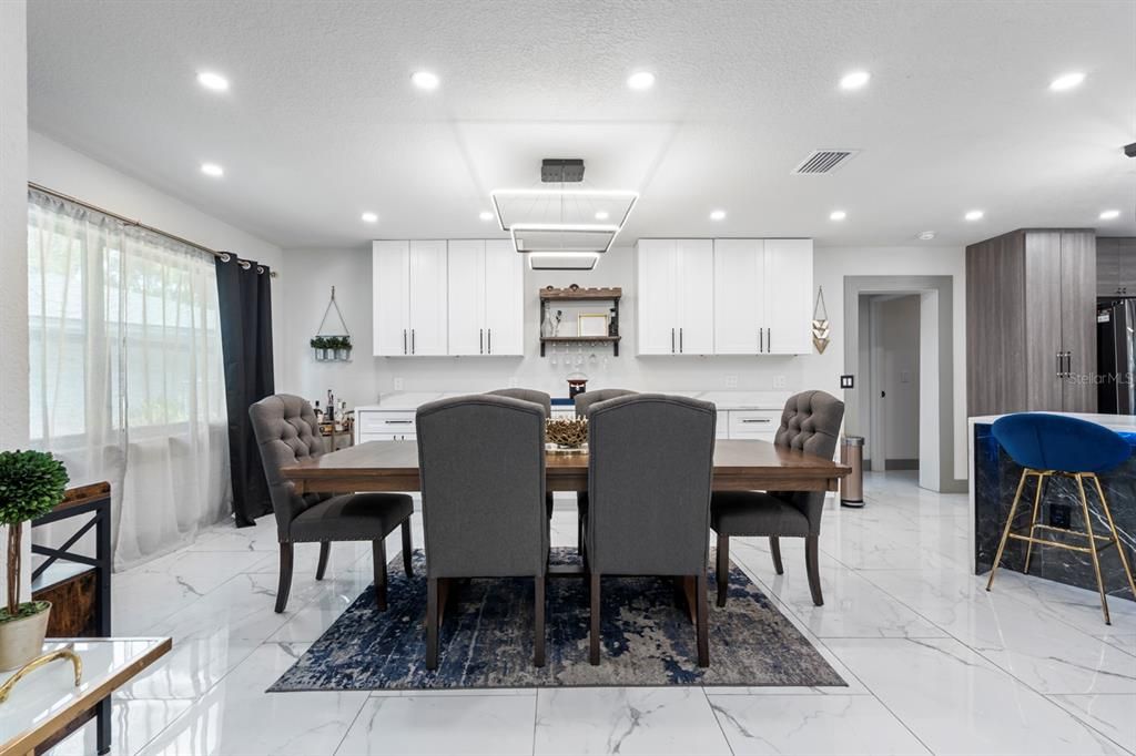 En Venta: $999,999 (3 camas, 3 baños, 3049 Pies cuadrados)