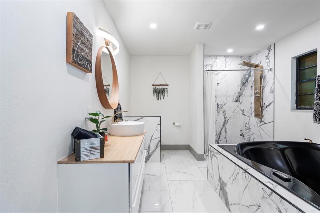 En Venta: $999,999 (3 camas, 3 baños, 3049 Pies cuadrados)