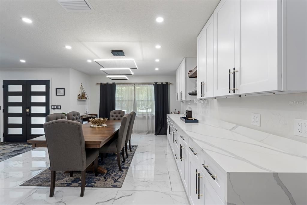 En Venta: $999,999 (3 camas, 3 baños, 3049 Pies cuadrados)