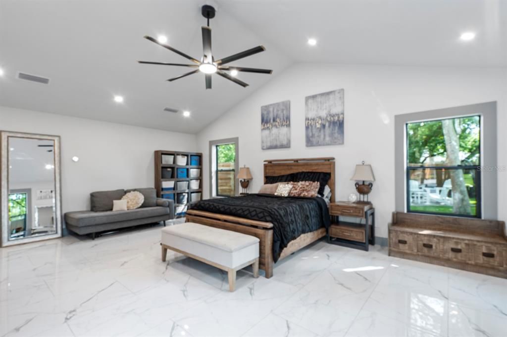 En Venta: $999,999 (3 camas, 3 baños, 3049 Pies cuadrados)