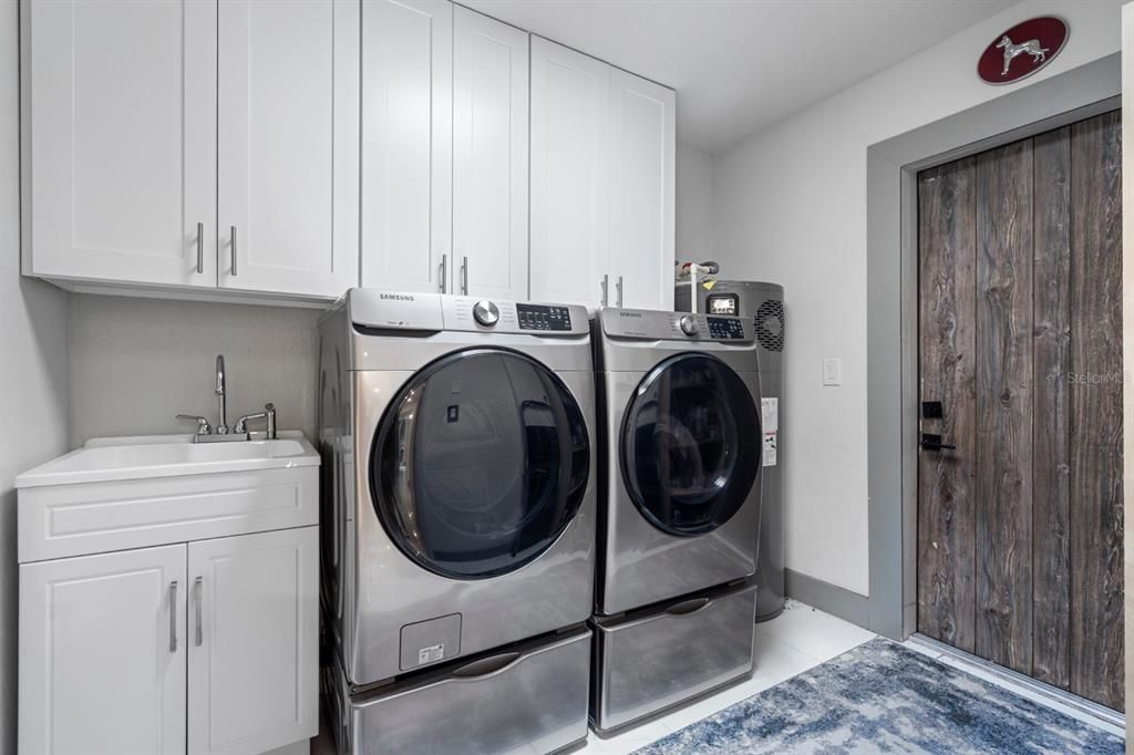 En Venta: $999,999 (3 camas, 3 baños, 3049 Pies cuadrados)