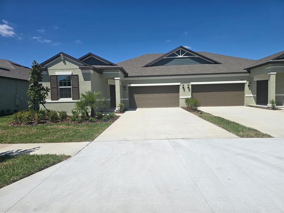 Recently Rented: $2,495 (3 beds, 2 baths, 1951 Square Feet)
