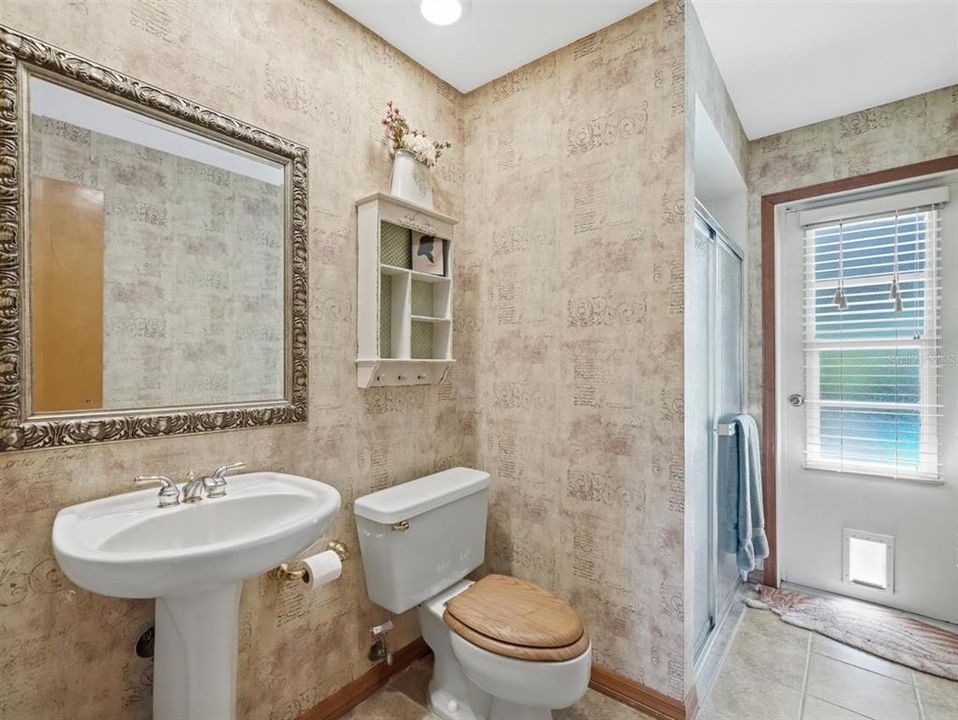 Activo con contrato: $725,000 (5 camas, 3 baños, 2887 Pies cuadrados)