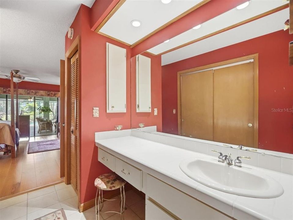 Activo con contrato: $725,000 (5 camas, 3 baños, 2887 Pies cuadrados)