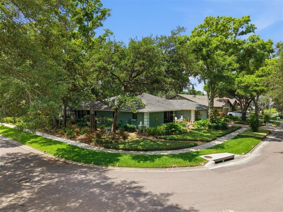 Activo con contrato: $725,000 (5 camas, 3 baños, 2887 Pies cuadrados)