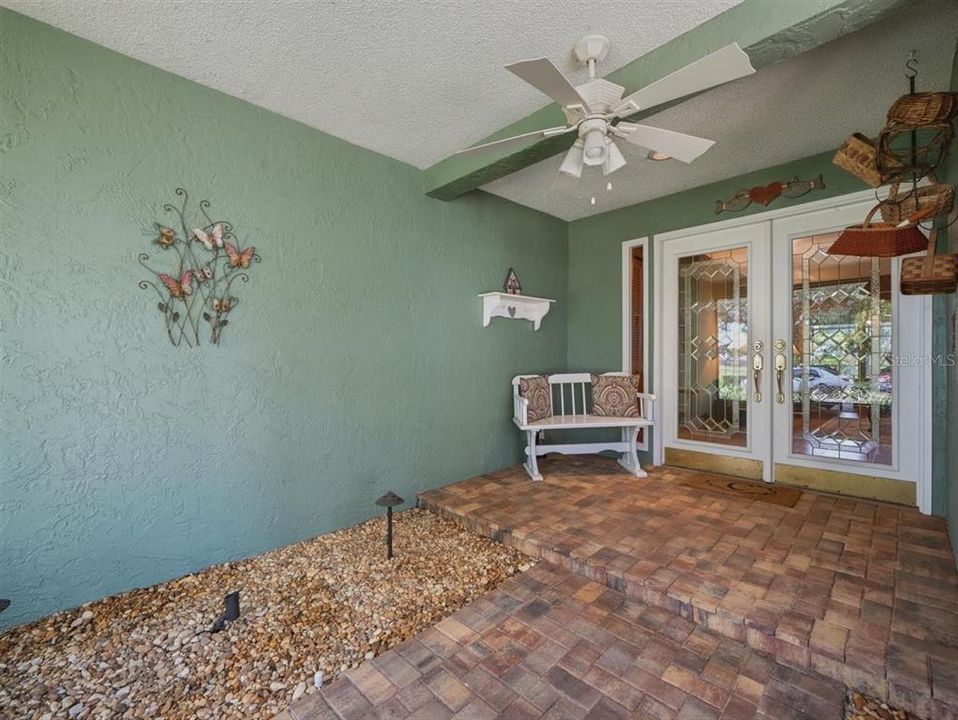 Activo con contrato: $725,000 (5 camas, 3 baños, 2887 Pies cuadrados)