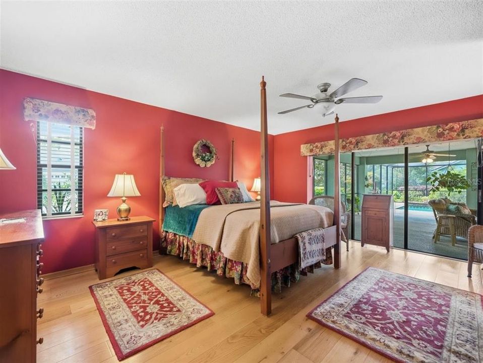 Activo con contrato: $725,000 (5 camas, 3 baños, 2887 Pies cuadrados)