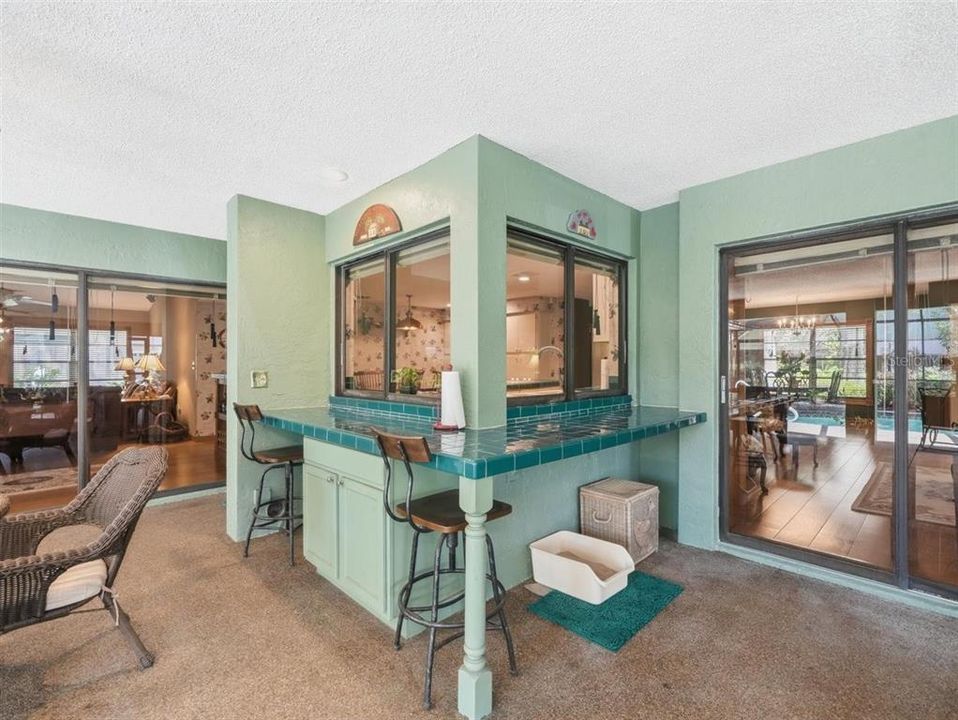 Activo con contrato: $725,000 (5 camas, 3 baños, 2887 Pies cuadrados)