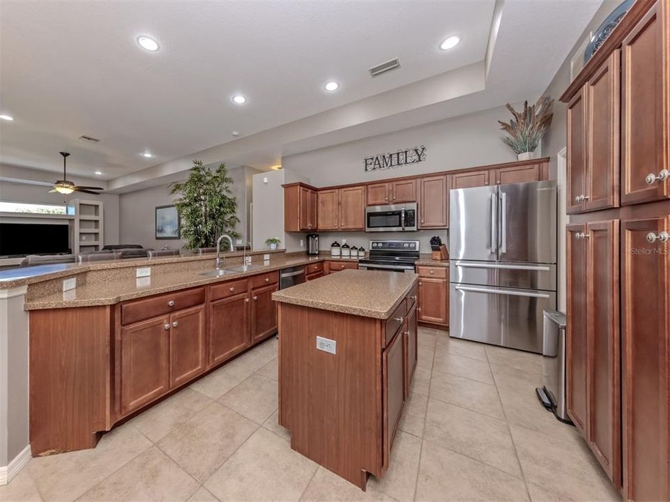 En Venta: $759,000 (3 camas, 3 baños, 2224 Pies cuadrados)