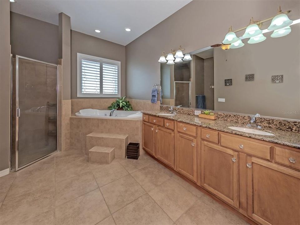 En Venta: $759,000 (3 camas, 3 baños, 2224 Pies cuadrados)