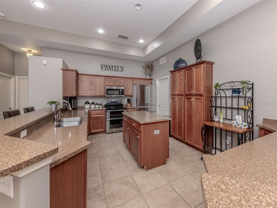 En Venta: $759,000 (3 camas, 3 baños, 2224 Pies cuadrados)
