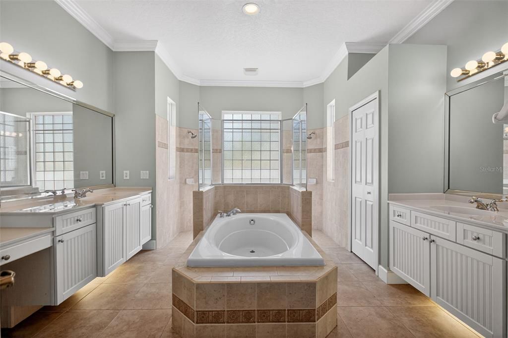 For Sale: $774,900 (5 beds, 4 baths, 3452 Square Feet)