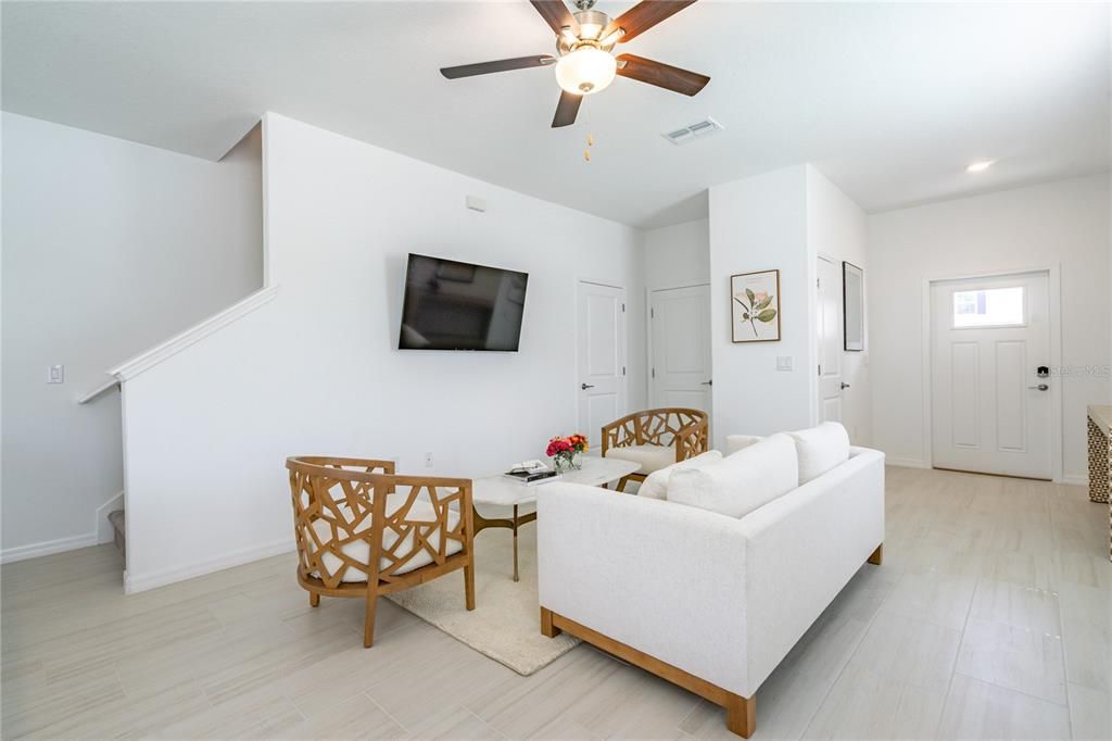 For Rent: $1,956 (2 beds, 2 baths, 1578 Square Feet)